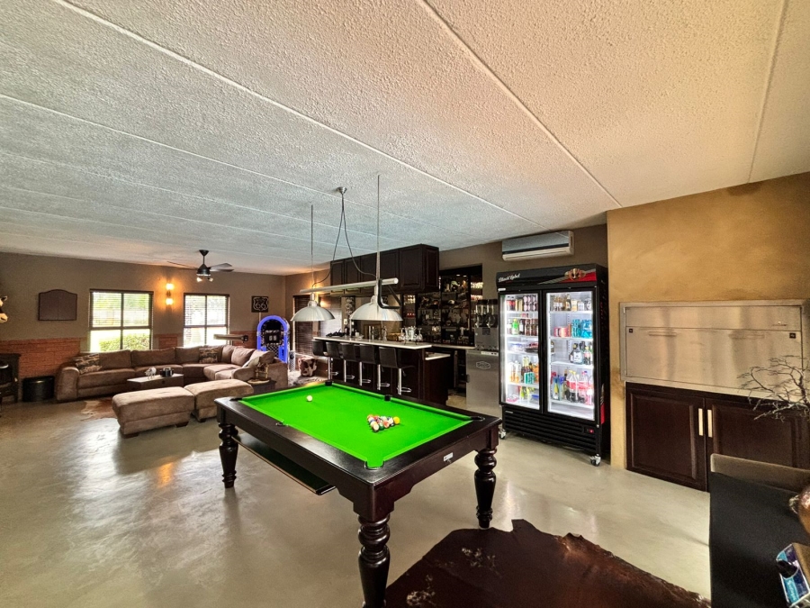 5 Bedroom Property for Sale in Grimbeeck Park North West